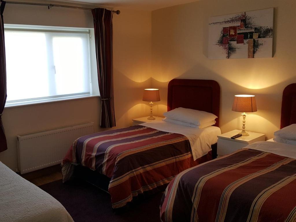 Hotel Clancys Of Glenfarne Exterior foto